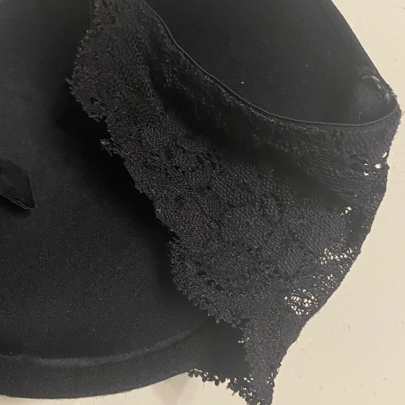 Victoria's Secret Angels Black Lace Bra - Picture 5 of 8